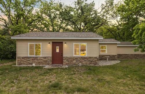 Mecosta House | School Section Cottage Lake Access