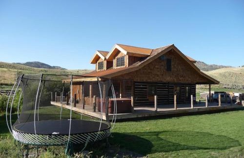 Gardiner House | Schoolhouse Cabin