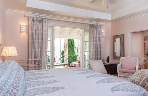 Schooner Bay Apartment | Schooner bay is a beachfront condominium with a freeform swimming pool as the focal point