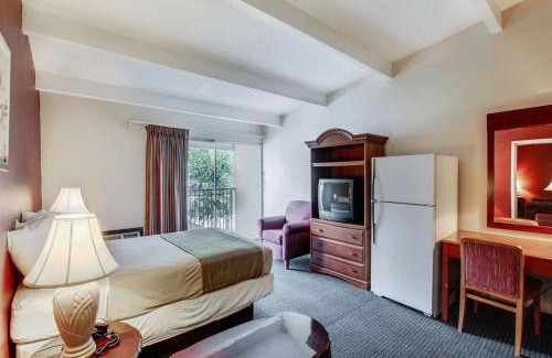 Cedar Knolls Hotel | Scottish Inn Whippany