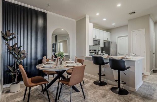 North Scottsdale Apartment | Scottsdale 2BR Pool Gym Free Parking Central
