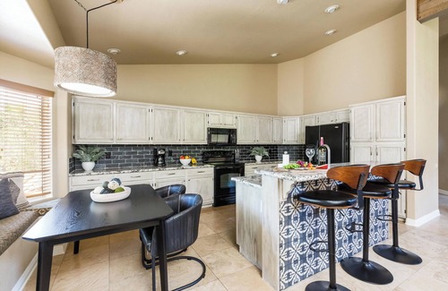 Paradise Park Vista Cottage | Scottsdale Oasis- Pool - Game Room - Putting Green