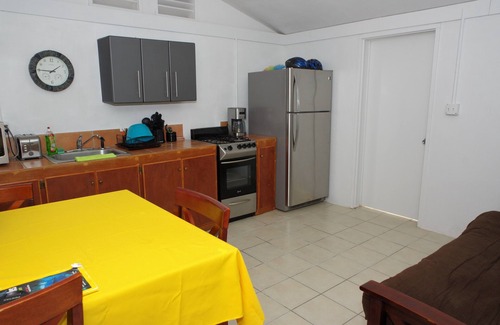 Cockburn Town House | Screaming Reels Guest House Grand TurknAmazing bungalow with AC in Cockburn Town