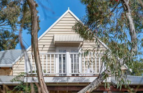 Eagle Bay House | Sea Breeze