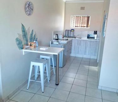 Gonubie Apartment | Sea Breeze Manor - Blue Unit