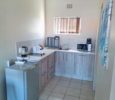 Gonubie Apartment | Sea Breeze Manor - Blue Unit