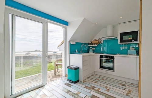 Selsey Cottage | Sea Esta, Selsey - sleeps 4 guests in 1 bedroom