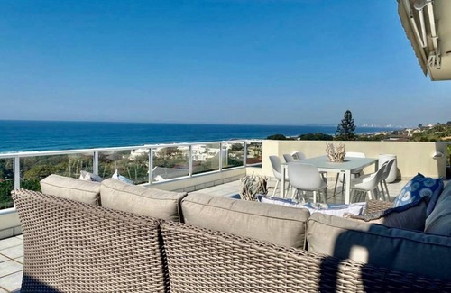 Umhlanga Apartment | Sea facing Contemporary holiday apartment Umhlanga Rocks