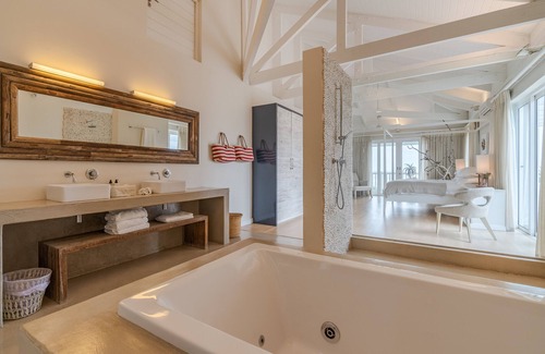 Camps Bay Hotel | Sea Five Boutique Hotel