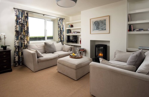 Berwick-upon-Tweed Cottage | Sea for Miles Cottage surrrounded by fields and only a few mins to the beach