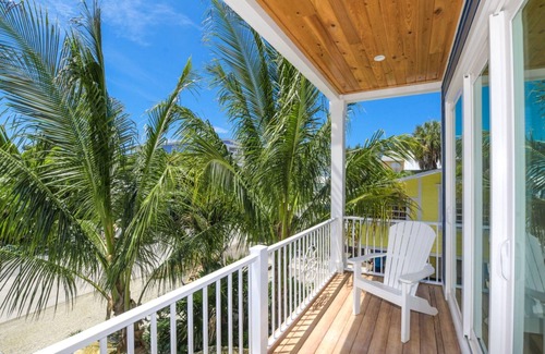Bradenton Beach House | Sea Forever by AMI Locals