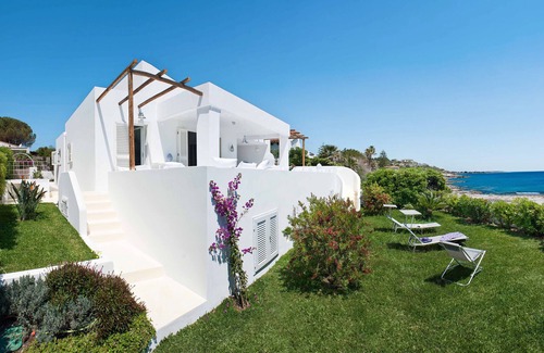 Fontane Bianche Villa | Sea front holiday villa in Fontane Bianche, Sicily