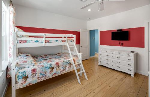 Old Town House | Sea Glass Cottage - Beach Gear Credit Included!