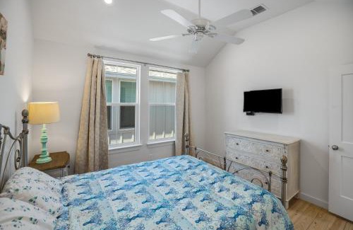 Old Town House | Sea Glass Cottage - Beach Gear Credit Included!