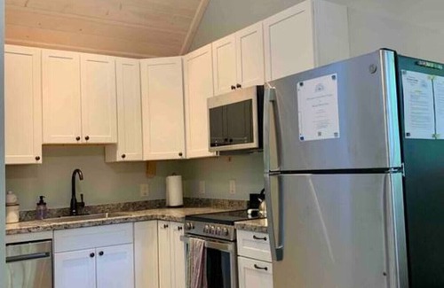 Bar Harbor Cottage | Sea Glass Cottage- New, Peaceful, Path to Beach