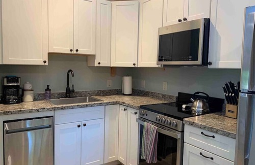 Bar Harbor Cottage | Sea Glass Cottage- New, Peaceful, Path to Beach