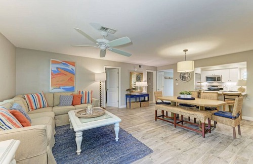 Whitney Beach Condo | Sea Grape Inn #6- Beachfront Property