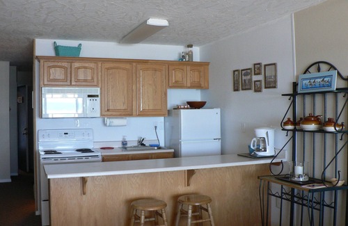 Lincoln City Condo | Sea Gypsy Oceanfront Condo, Sunsets, Bonfires, Your vacation starts here!