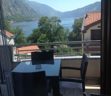 Orahovac Apartment | Sea Horizons