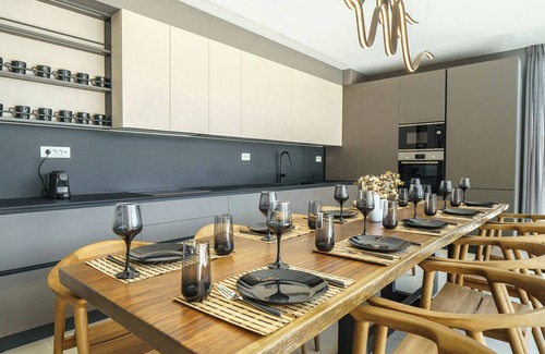 Makrys Tichos Villa | Sea Novels Villa: Walk to Beach & Near Chania/Private Pool/Games Room