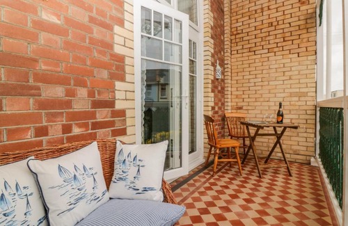 Roundham Apartment | Sea Peeps