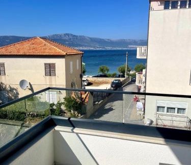 Slatine Apartment | Sea Slatine II - Modern apartment with pool - 30 meters from the beach