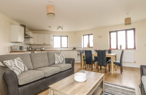 Longrock House | SEA SPRAY, family friendly, country holiday cottage in Marazion