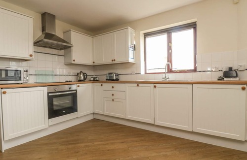 Longrock House | SEA SPRAY, family friendly, country holiday cottage in Marazion