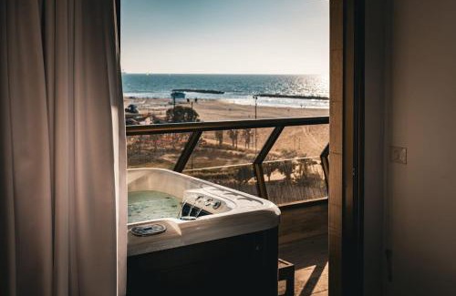 Ashkelon Apartment | Sea Suites -סוויטה מהממת עם ג'קוזי ליד הים והטיילת באשקלון