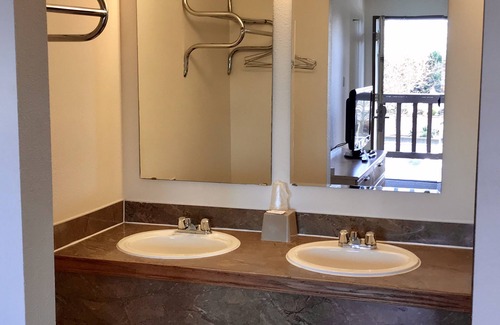 Des Moines Hotel | Sea-Tac Airport Value Inn