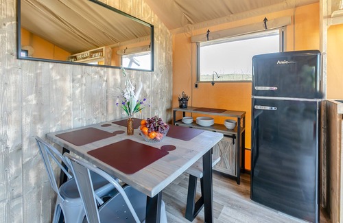 Barbrook RV Rental | Sea View 2 Bed Hot Tub Safari Tent - Foxglove