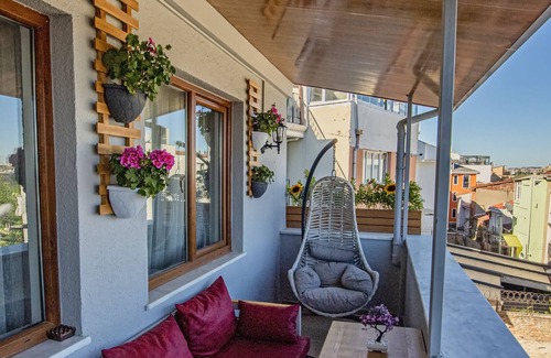 Sultanahmet Apartment | Sea View 2 Bedrooms Connected Suite with Balcony