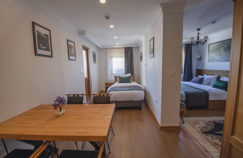 Sultanahmet Apartment | Sea View 3 Bedrooms Connected Apart with Balcony at Sultanahmet, Old Cİty