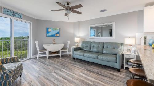 Tavernier House | Sea View and Sunrise Top Floor Ocean Pointe 2412