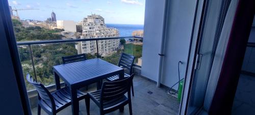 Il-Balluta Apartment | Sea View Apartment 2 bedrooms 2 bathrooms, 2 minutes away from the sea