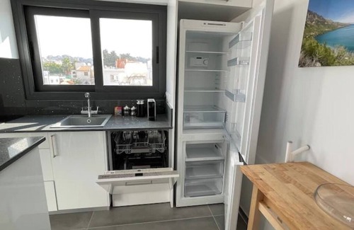 Paphos Apartment | Sea view between beach and old town