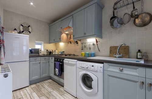 Sandgate House | Sea View Cottage, The Little Yellow Cottage By the Sea