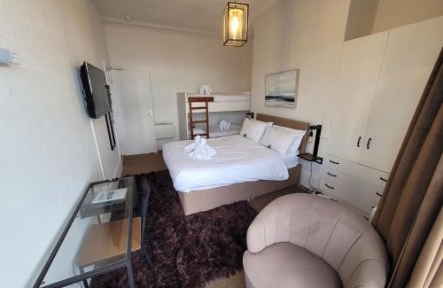 Scarborough Apartment | Sea View flat 2 with Fast WiFi and FREE parking