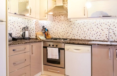 Konak Apartment | Sea View Flat w Balcony 1 min to Shore and Park