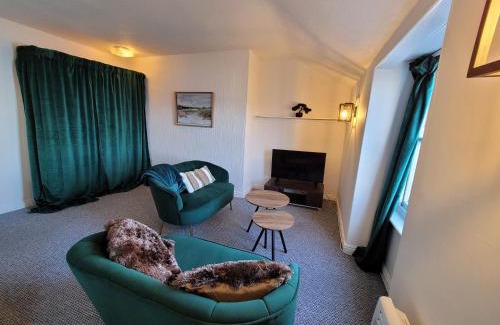 Scarborough Apartment | Sea view Penthouse flat 6 with fast WiFi and Free PARKING