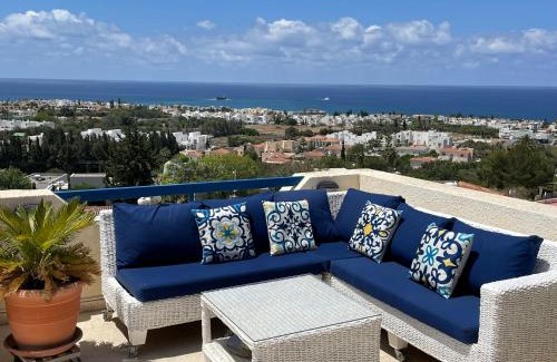 Chlorakas Apartment | Sea View Penthouse-Style