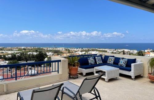 Chlorakas Apartment | Sea View Penthouse-Style