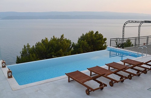 Celina Apartment | Sea-View Retreat in Celina