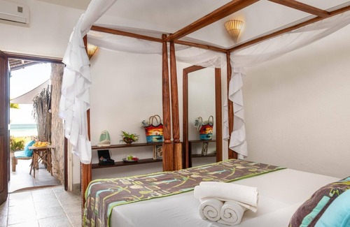 Kiwengwa House | Sea-view Room in Boutique Hotel with Private Beach