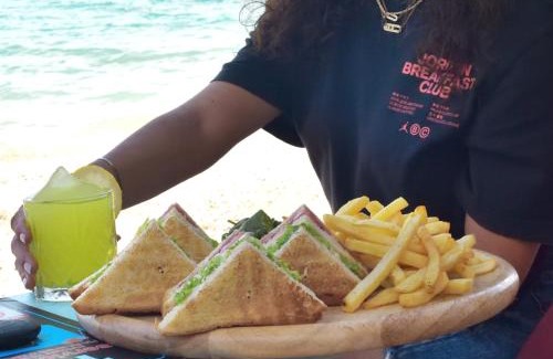 Salamis Apartment | Sea View Serenity Βeachfront & Pool 102