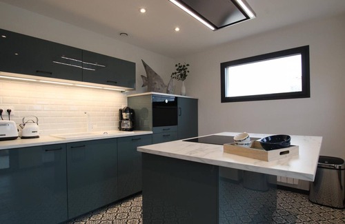 Saint-Marcouf Cottage | Sea view villa, beach access, parking and internet