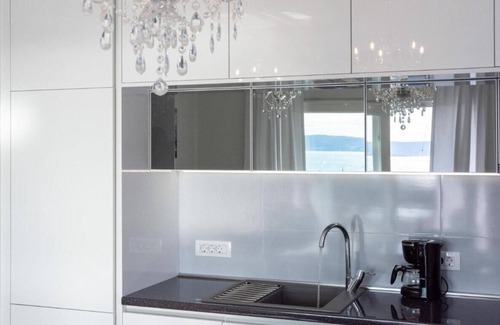 Kastel Kambelovac Apartment | Sea Vista Apartment Kastela - Grey