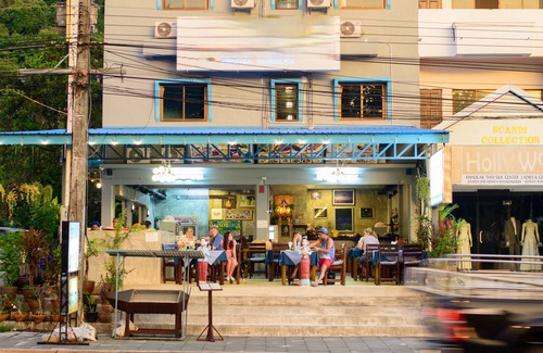 Khuekkhak Hotel | Seabox Khaolak Hostel