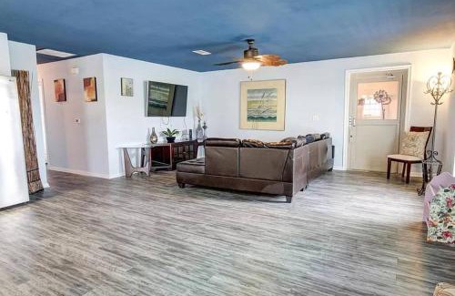 San Leon House | Seabreeze Nirvana - Family Holiday Home