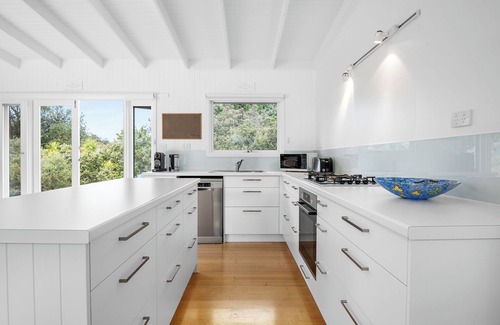 Portsea House | Seabreeze Portsea : 4 BR, 2 BA in Portsea, Sleeps 9